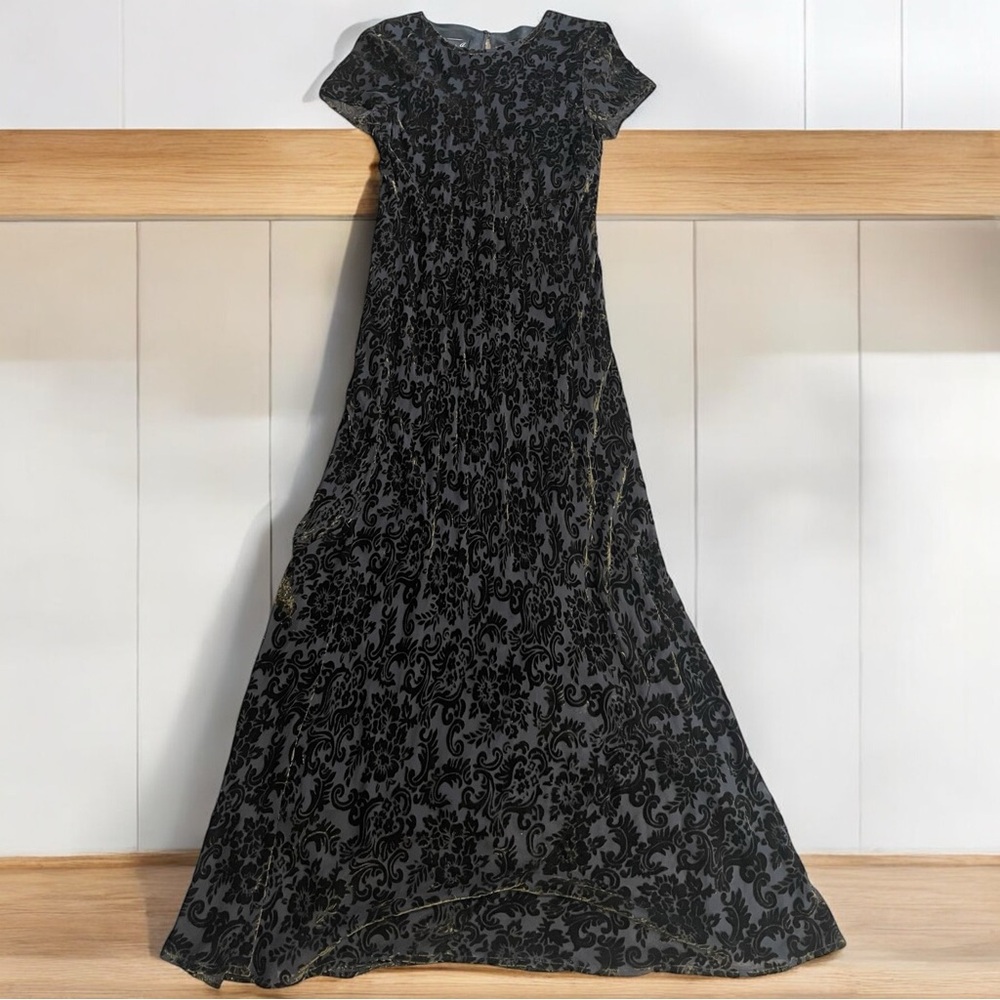 Elegant Black Crushed Velvet Maxi Dress -12